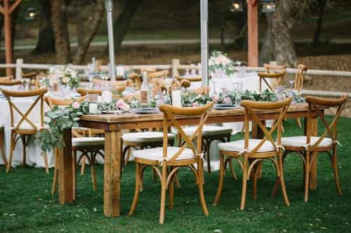 sillas elegantes para eventos en Bogotá - J&L Eventos Premium